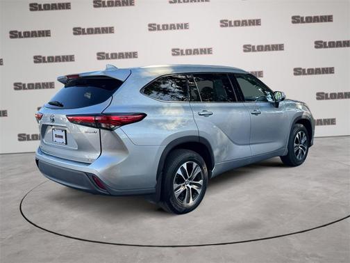 2022 Toyota Highlander Hybrid XLE