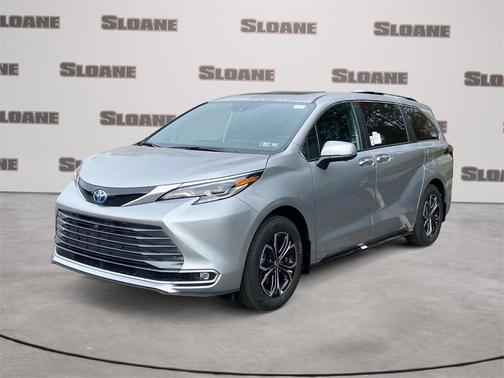 2025 Toyota Sienna Platinum
