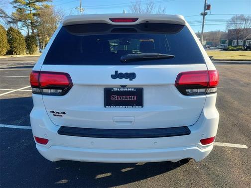 Photo 5 of 29 of 2018 Jeep Grand Cherokee Altitude