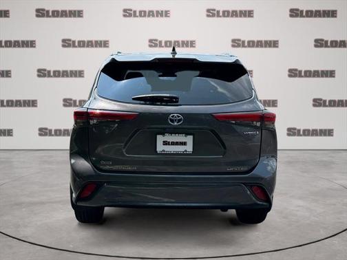 2022 Toyota Highlander Hybrid Limited
