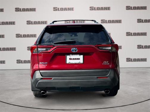 2022 Toyota RAV4 Hybrid XLE