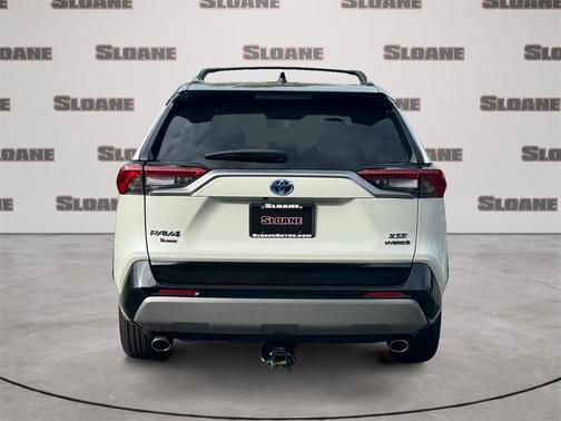 2022 Toyota RAV4 Hybrid SE