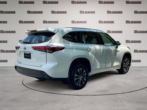 2021 Toyota Highlander Hybrid XLE