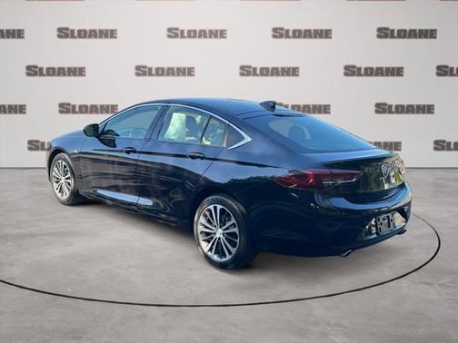 2020 Buick Regal Sportback FWD Essence