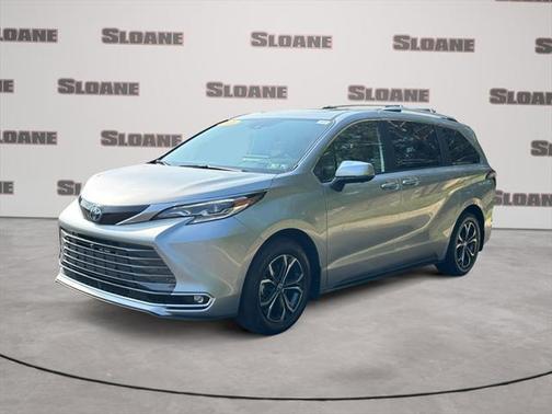 2025 Toyota Sienna Platinum 7 Passenger