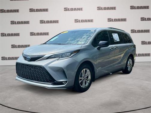 2023 Toyota Sienna XSE 7 Passenger