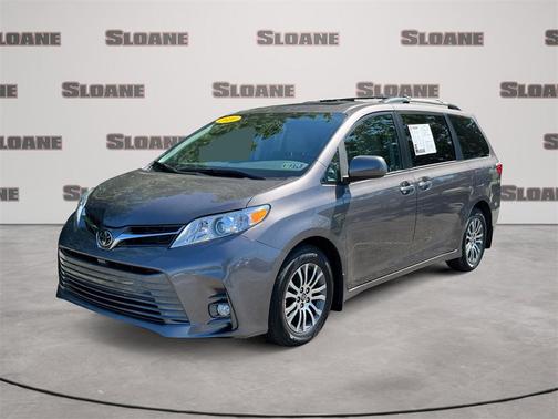 2020 Toyota Sienna XLE