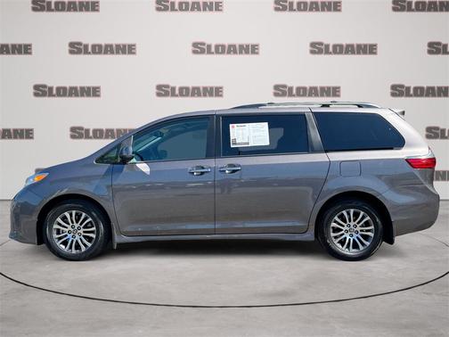 2020 Toyota Sienna XLE