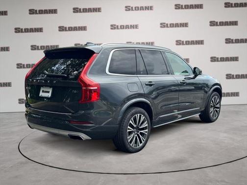 2021 Volvo XC90 T6 Momentum