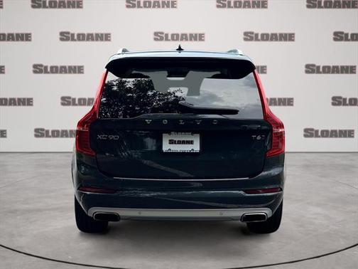 2021 Volvo XC90 T6 Momentum