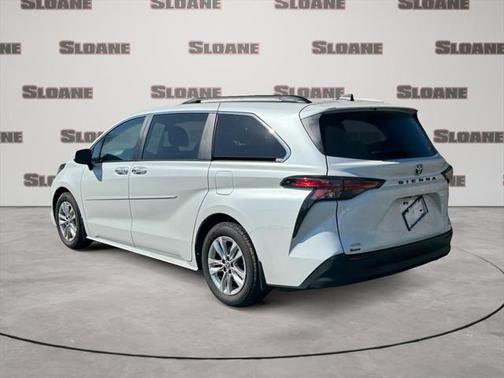 2022 Toyota Sienna XLE 7 Passenger