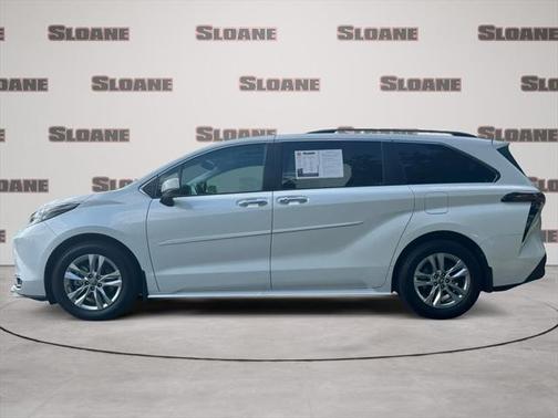 2022 Toyota Sienna XLE 7 Passenger