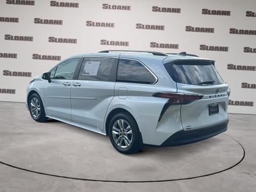 2022 Toyota Sienna XLE 7 Passenger