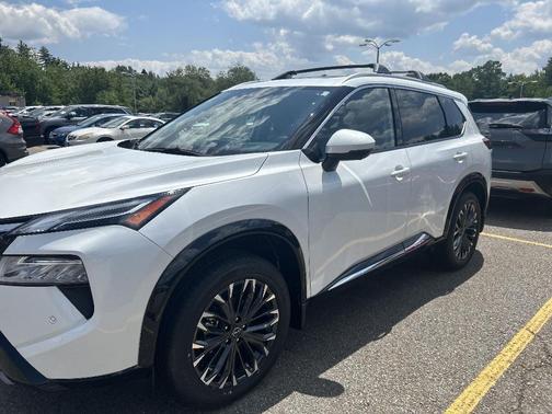 2025 Nissan Rogue Platinum