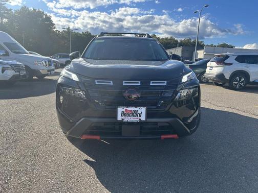 2025 Nissan Rogue Rock Creek