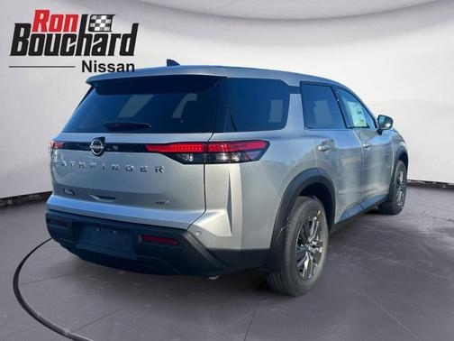 2025 Nissan Pathfinder S