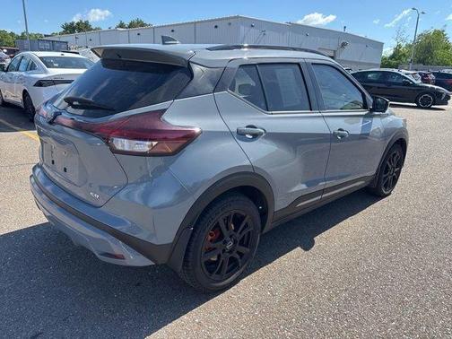 Boulder Gray Metallic 2024 Nissan Kicks SR
