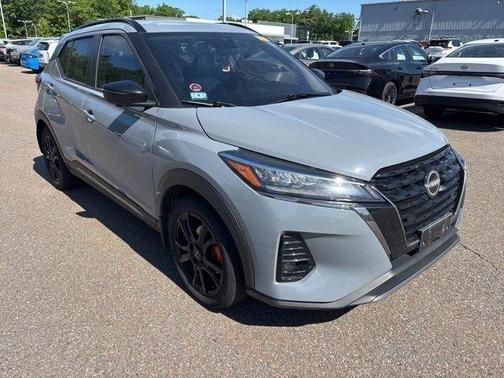 Boulder Gray Metallic 2024 Nissan Kicks SR