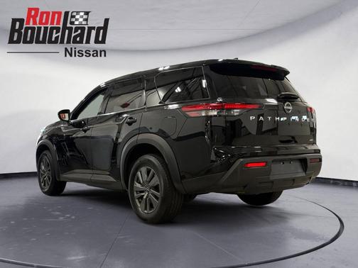 2022 Nissan Pathfinder S
