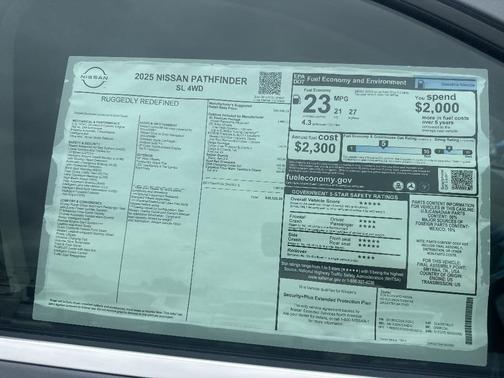 2025 Nissan Pathfinder SL