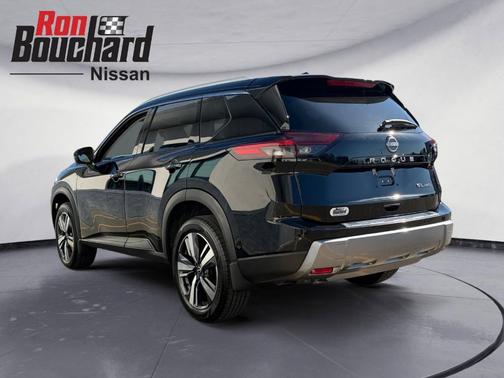 Black 2024 Nissan Rogue SL