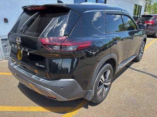 2022 Nissan Rogue SL