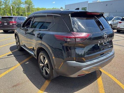 2022 Nissan Rogue SL