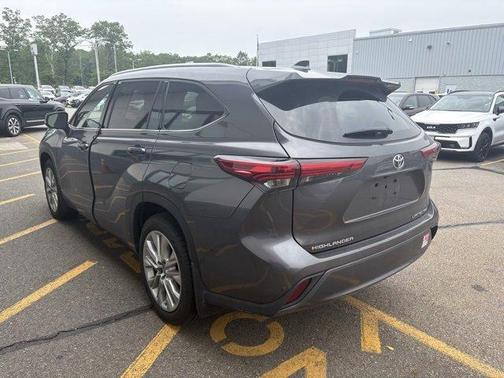 2022 Toyota Highlander Limited