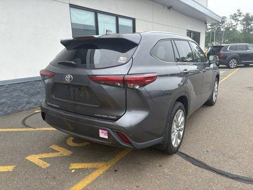 2022 Toyota Highlander Limited