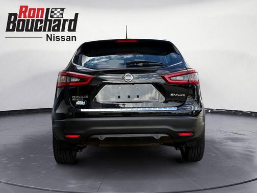 2022 Nissan Rogue Sport SV
