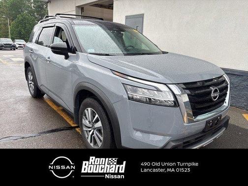 2024 Nissan Pathfinder SL
