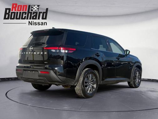 2022 Nissan Pathfinder S
