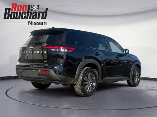 2022 Nissan Pathfinder S