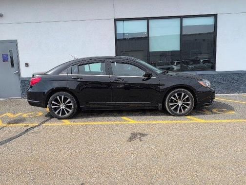 2013 Chrysler 200 Touring