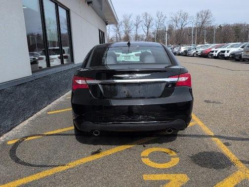 2013 Chrysler 200 Touring