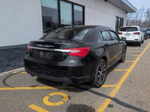 2013 Chrysler 200 Touring