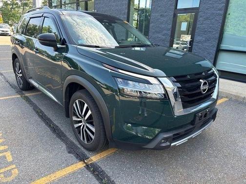 2 Tone Green / Black Roof 2023 Nissan Pathfinder Platinum
