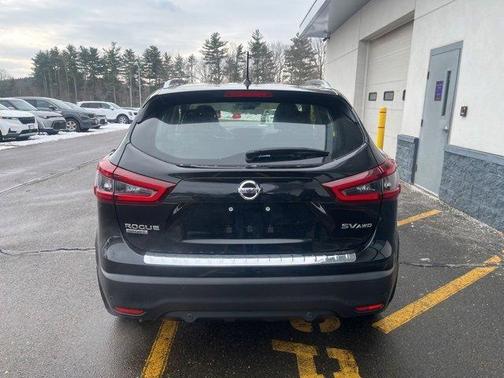 2022 Nissan Rogue Sport SV