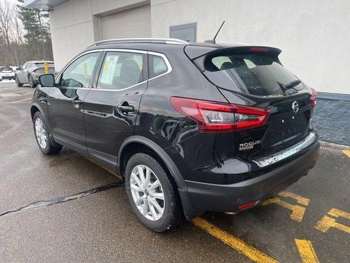 2022 Nissan Rogue Sport SV