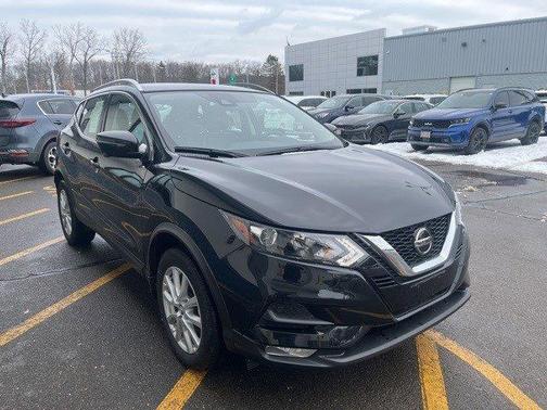 2022 Nissan Rogue Sport SV
