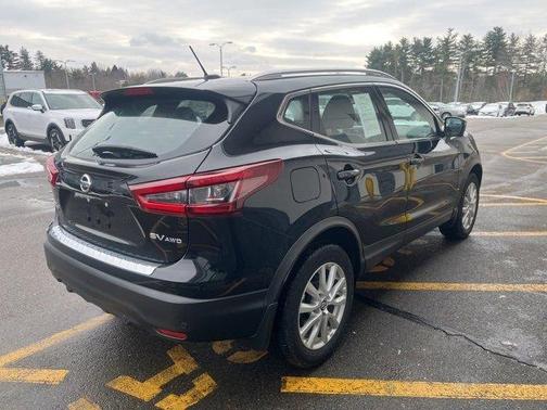 2022 Nissan Rogue Sport SV