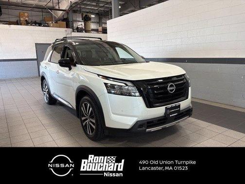 2023 Nissan Pathfinder Platinum