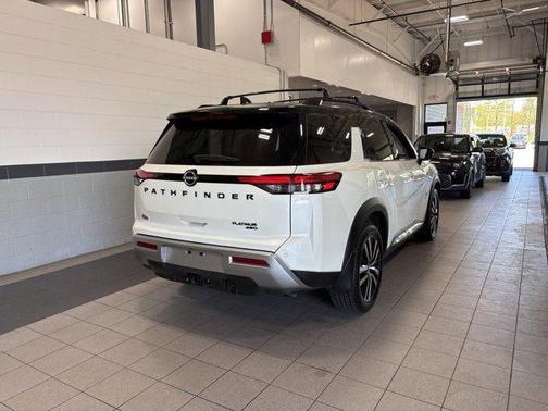 2023 Nissan Pathfinder Platinum