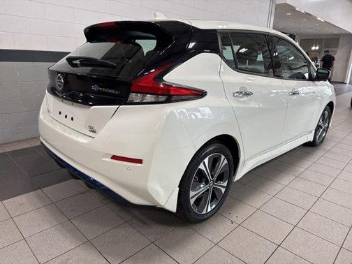 2022 Nissan Leaf SL PLUS