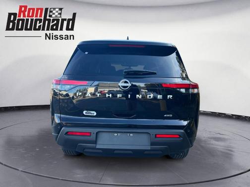 2025 Nissan Pathfinder S