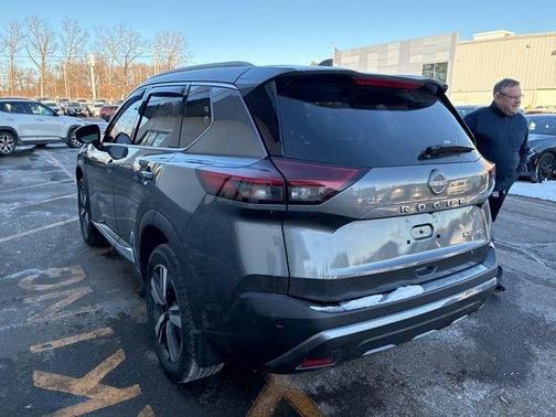 2023 Nissan Rogue SL