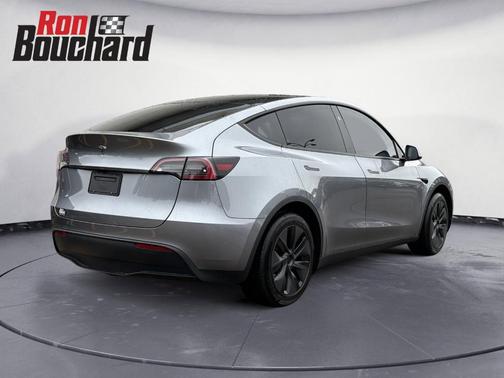 2025 Tesla Model Y Long Range