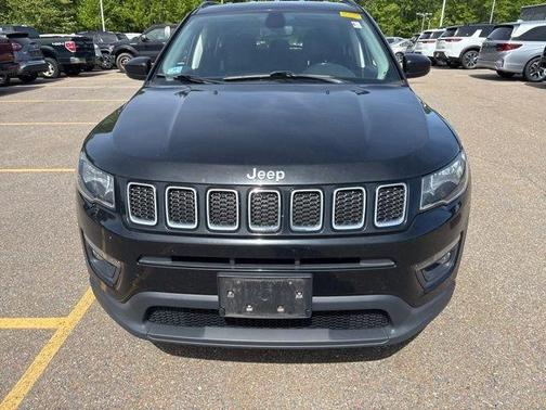 Black 2019 Jeep Compass Latitude
