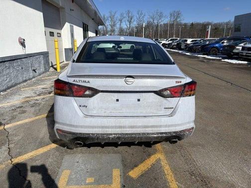 2023 Nissan Altima 2.0 SR