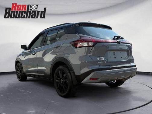 2023 Nissan Kicks SR